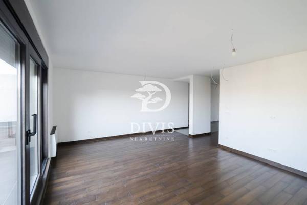 Slika 4 - Loznička, Četvorosoban stan na prodaju, 119m2, 560.000€